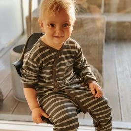 hust and claire uld Komfortabel barnseng til børn, Begynderbaby, trygt og blødt babyseng til små børn.