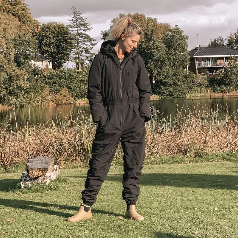 Slidstærkt børnetøj til udendørs leg.